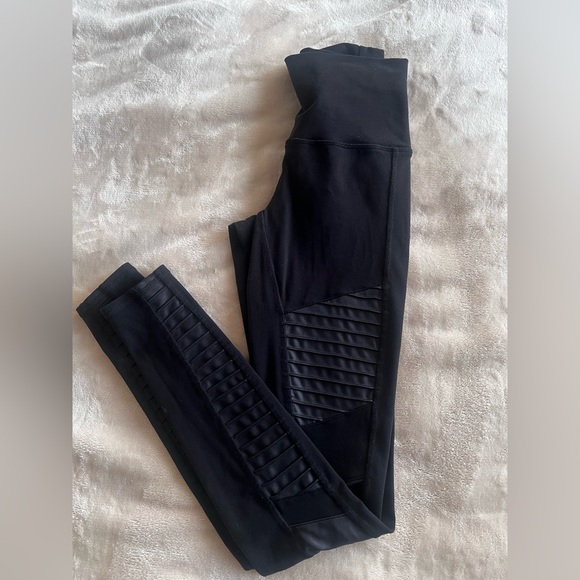 Alo Yoga Black/Glossy High Waist Full Length Moto Leggings XXS $128 - Picture 9 of 9